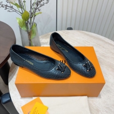 Louis Vuitton Flat Shoes